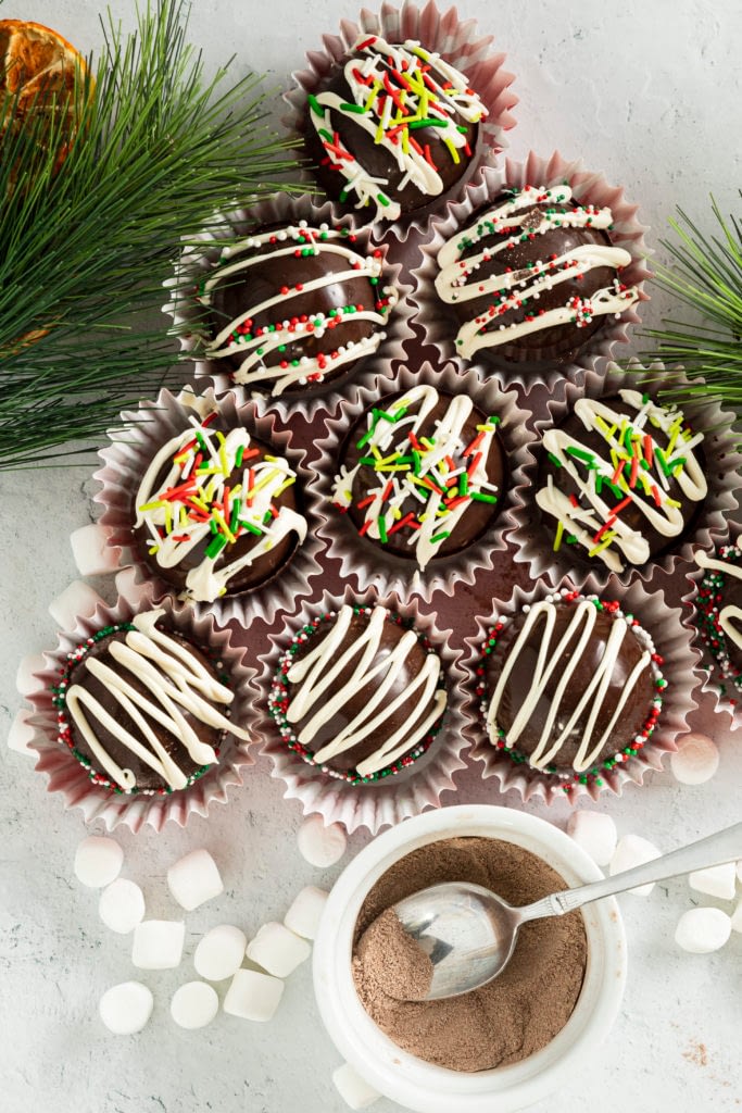 Hot Cocoa Bomb Recipe. Showing decorated cocoa bombs 